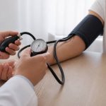 10 por 7 é pressão baixa? entenda o que significa essa medida de pressão arterial