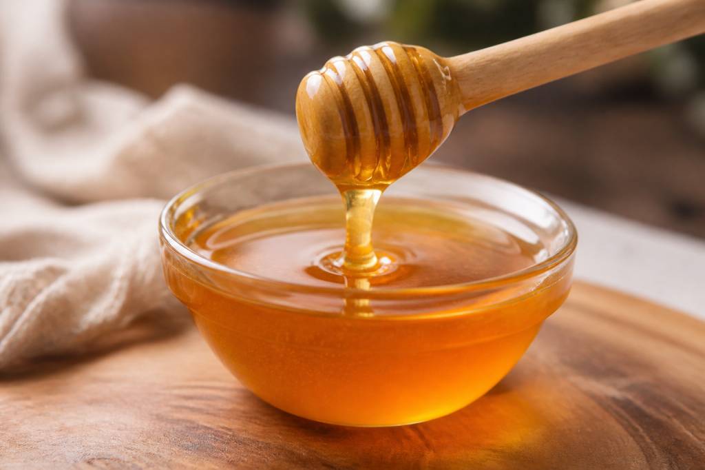 1 colher de mel calorias: veja quanto você consome e como incluir na dieta