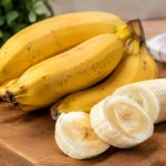 1 banana nanica tem quantas calorias? veja o valor nutricional e os benefícios para a dieta