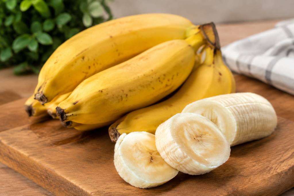 1 banana nanica tem quantas calorias? veja o valor nutricional e os benefícios para a dieta
