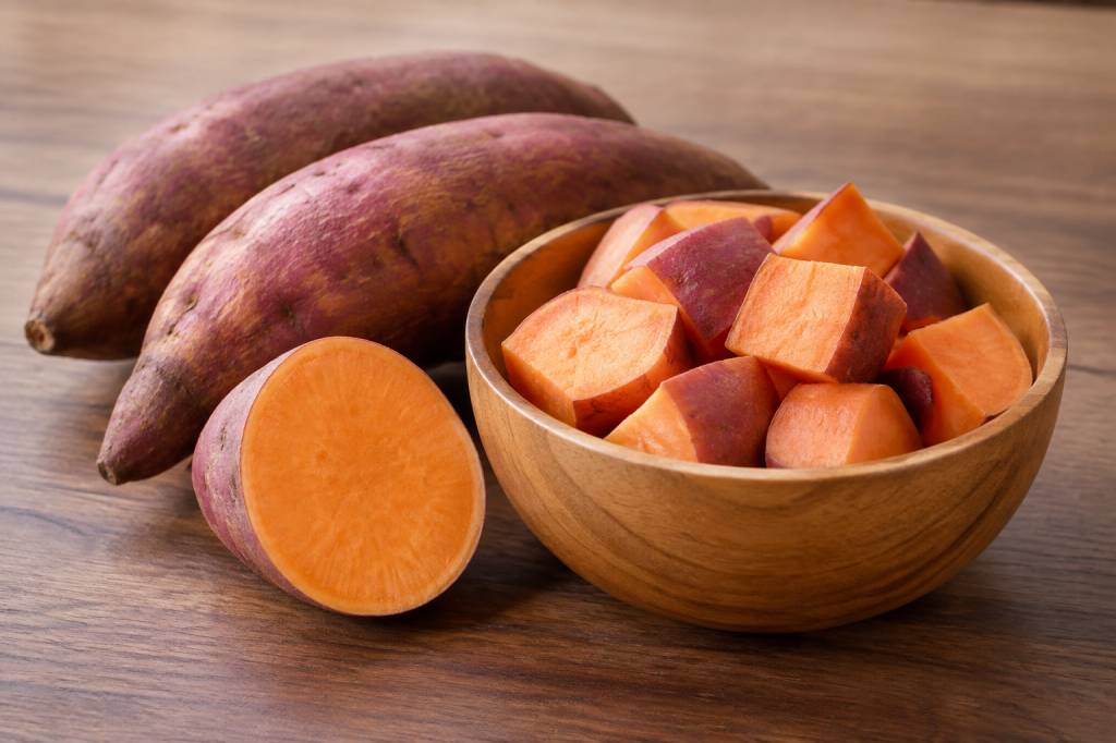 100 gramas de batata doce tem quanto de carboidrato? Veja a quantidade e os nutrientes